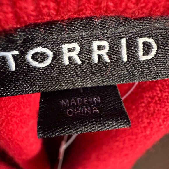 Torrid Pullover Off Shoulder Blouse Sweater Red Minimalist Longsleeve Size 1 - Picture 10 of 11